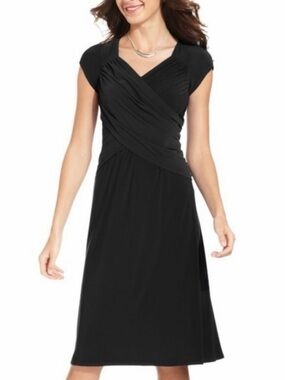 NWT B-Slim Crossover Ruched Cap Sleeve Dress in Black PM